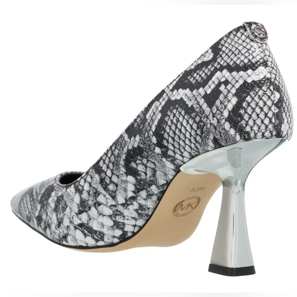 Michael Kors Mid Pump – Snake Embossed Leather – Size 8.5M brand new - Picture 2 of 16